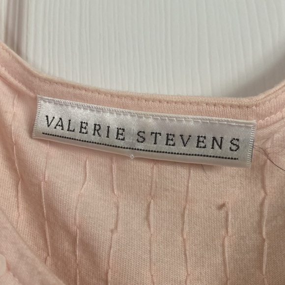 Peach sequined top and matching linen skirt. Breezy & comfortable summer outfit - Picture 2 of 9